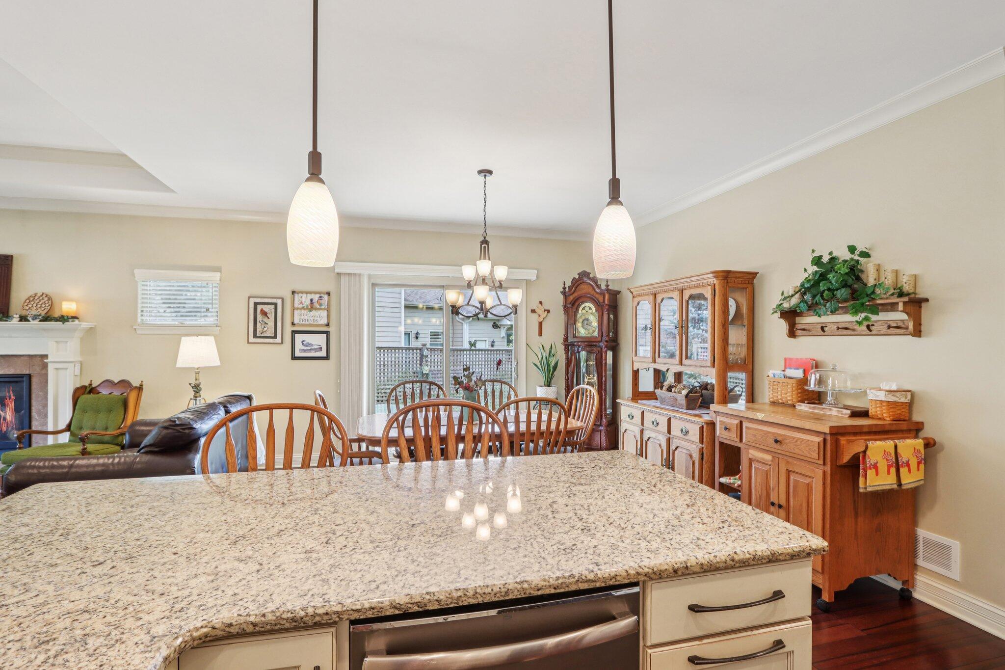 656 Baker Street Walworth, WI 53184 - Photo 16 of 45 Breakfast Bar