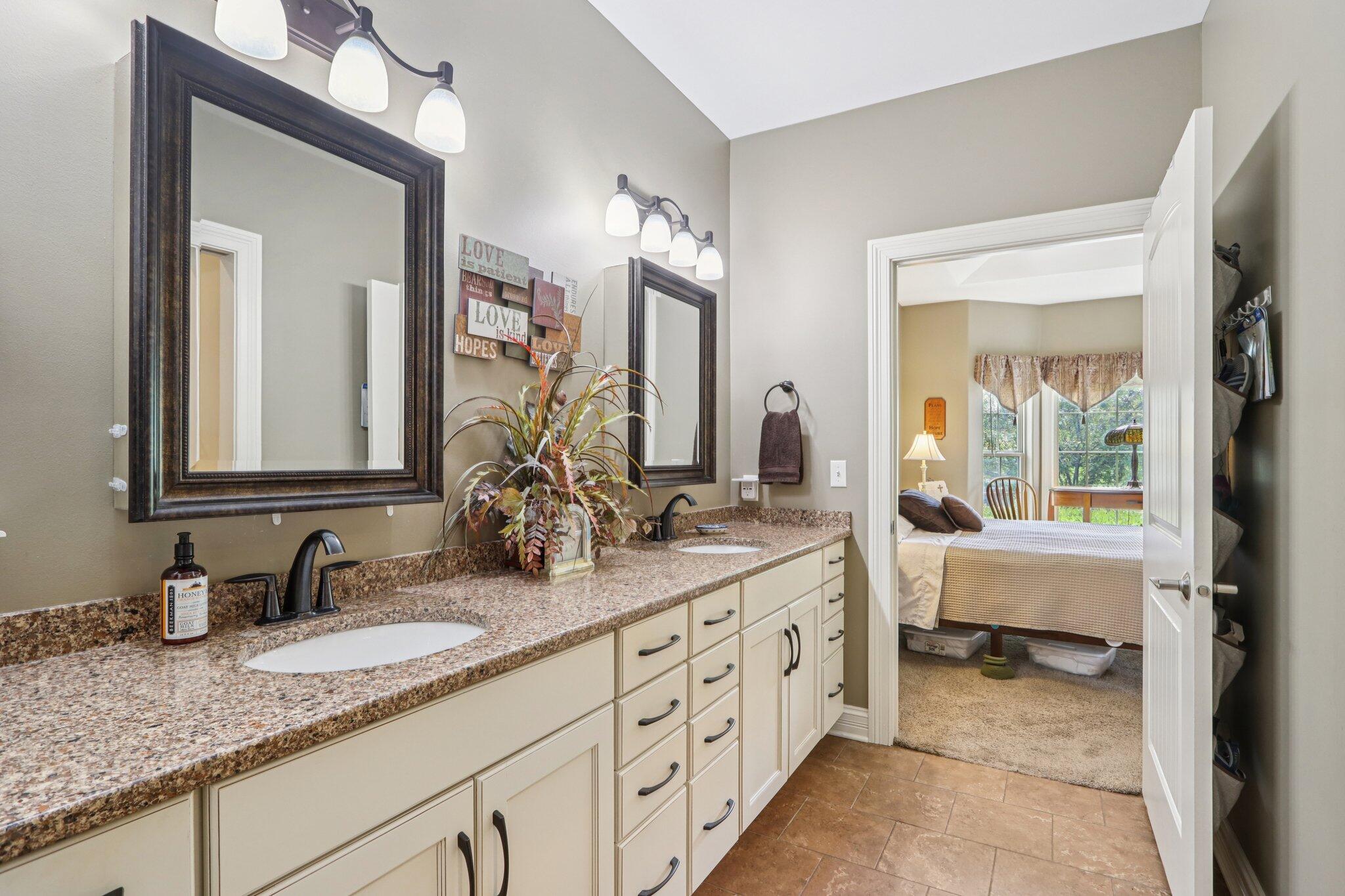 656 Baker Street Walworth, WI 53184 - Photo 23 of 45 Primary bathroom