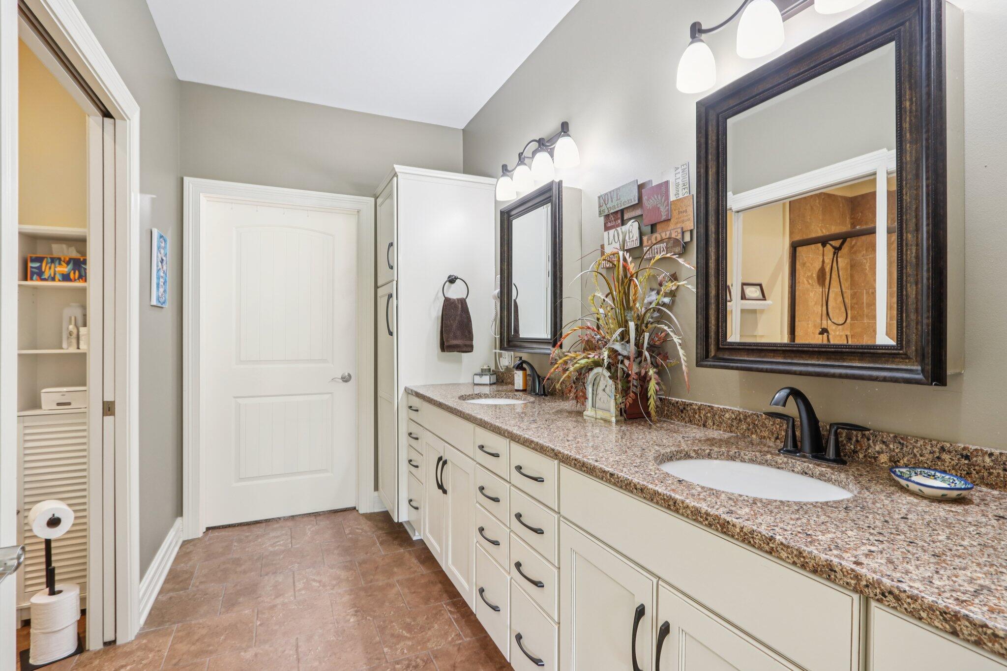 656 Baker Street Walworth, WI 53184 - Photo 6 of 45 Spacious bathroom