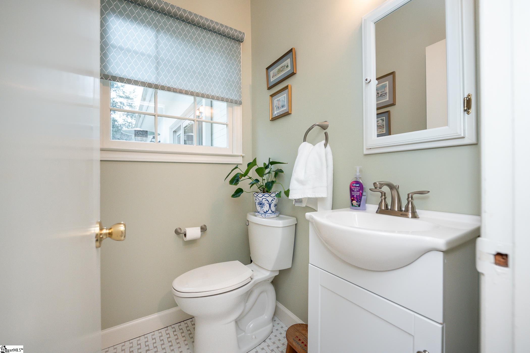 4 Barksdale Road Greenville, SC 29607 - Photo 16 of 36