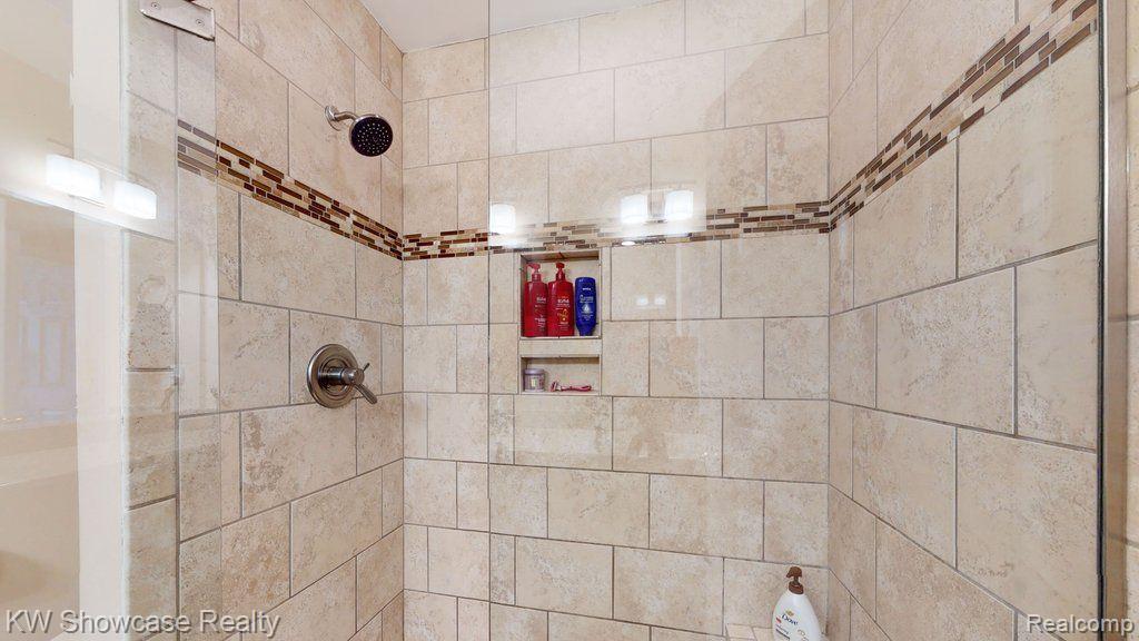 917 Rambling Drive Rochester Hills, MI 48307 - Photo 25 of 47