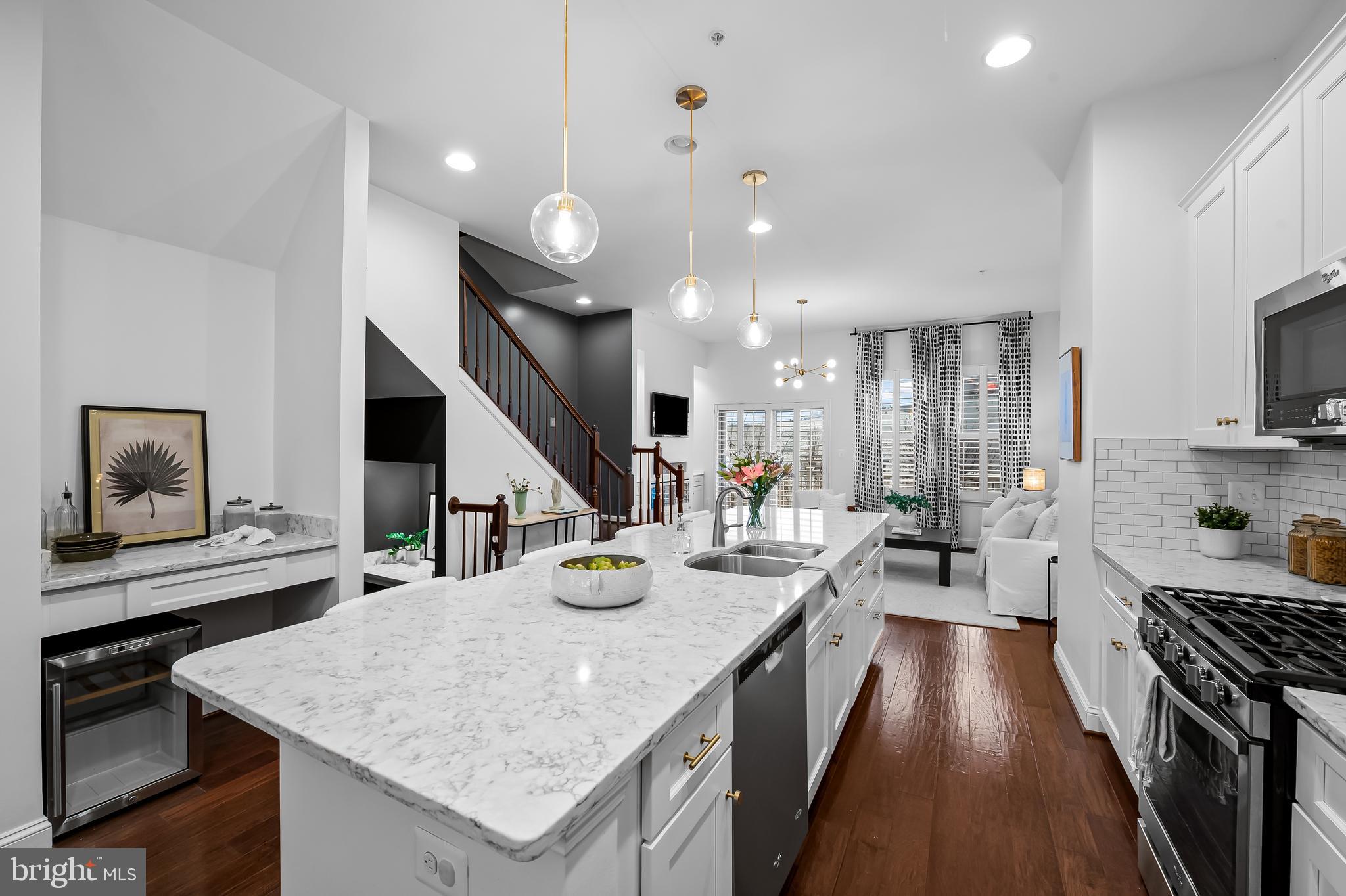 1602 Rampart Mews Baltimore, MD 21230 - Photo 14 of 49 kitchen