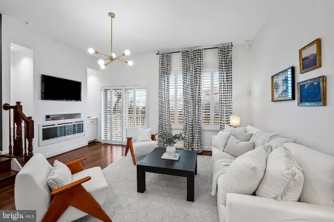 $640,000 | 1602 Rampart Mews, Baltimore, MD 21230