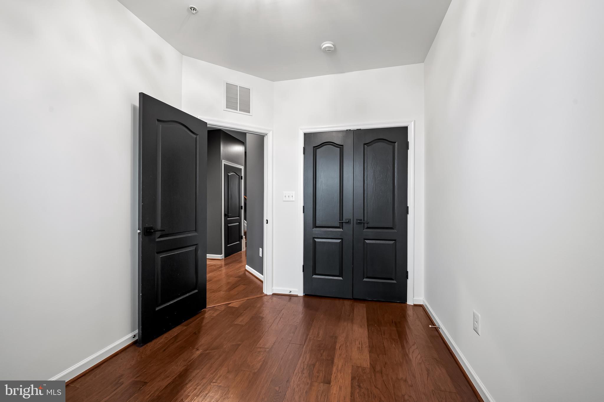 1602 Rampart Mews Baltimore, MD 21230 - Photo 29 of 49 bedroom #2