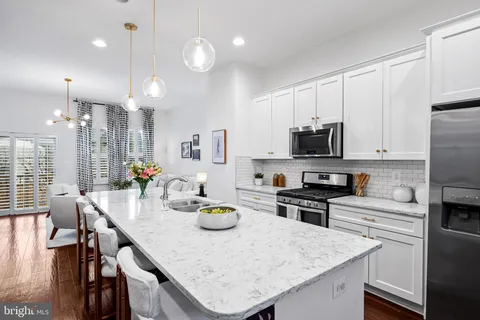 $640,000 | 1602 Rampart Mews, Baltimore, MD 21230