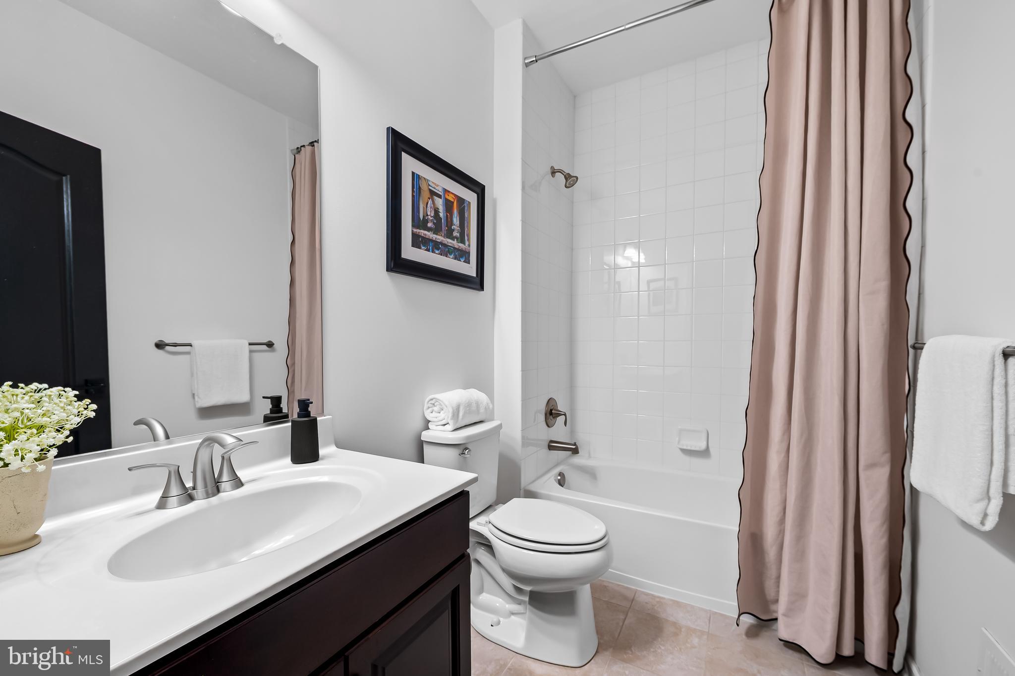 1602 Rampart Mews Baltimore, MD 21230 - Photo 32 of 49 second floor hall bath