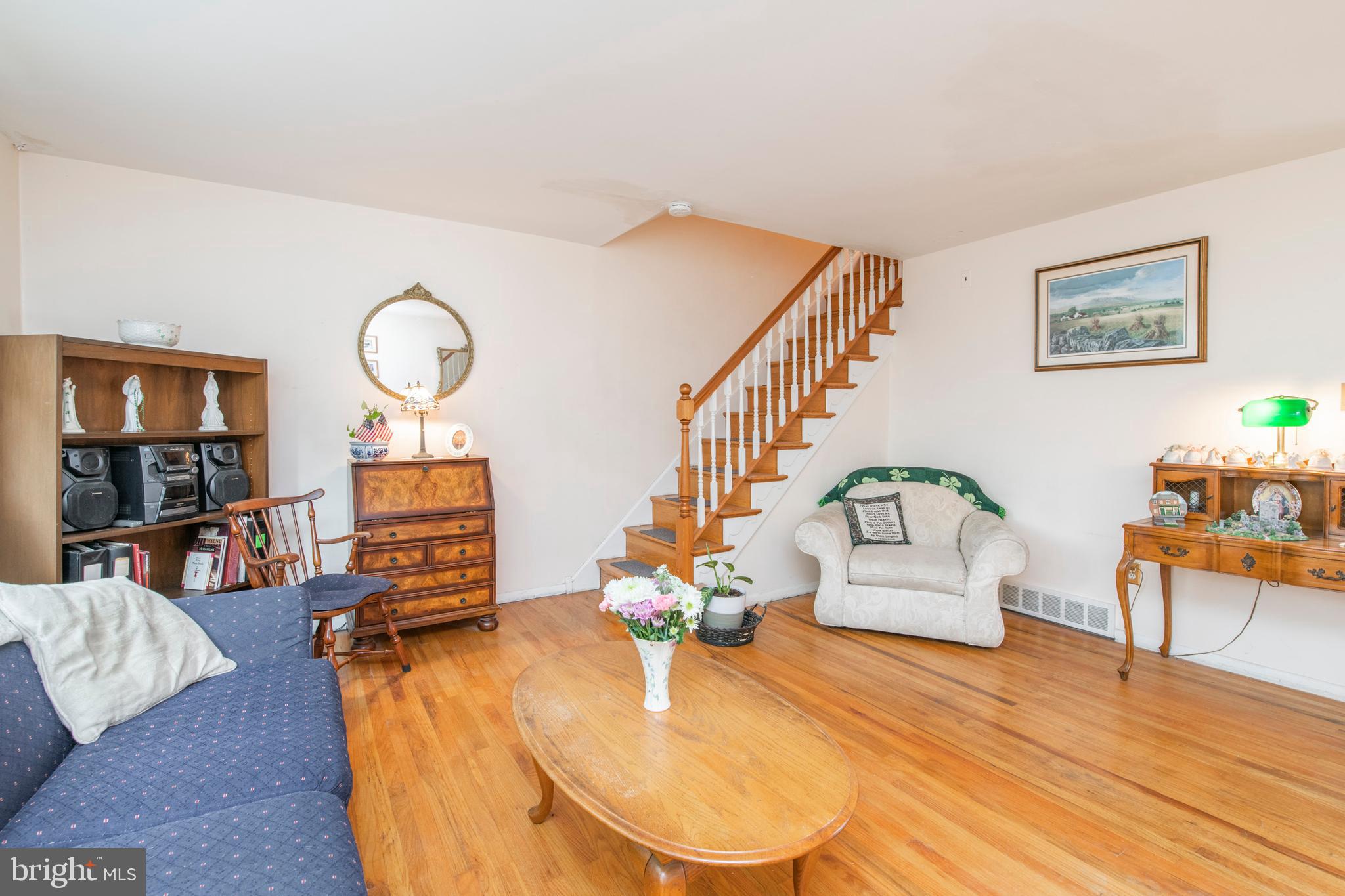 612 Renz Street Philadelphia, PA 19128 - Photo 13 of 36 Large Living Room