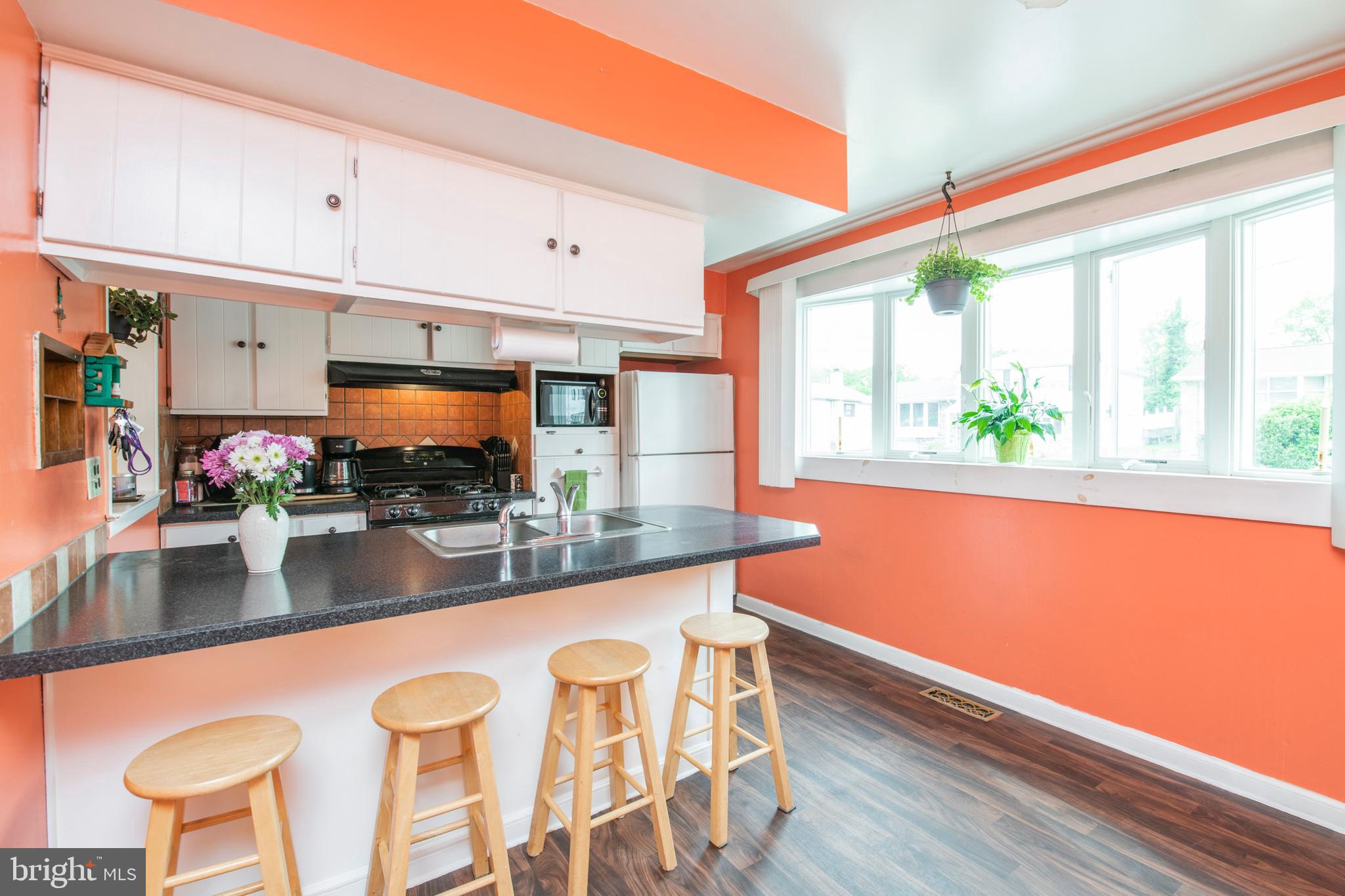 612 Renz Street Philadelphia, PA 19128 - Photo 3 of 36 Eat in kitchen