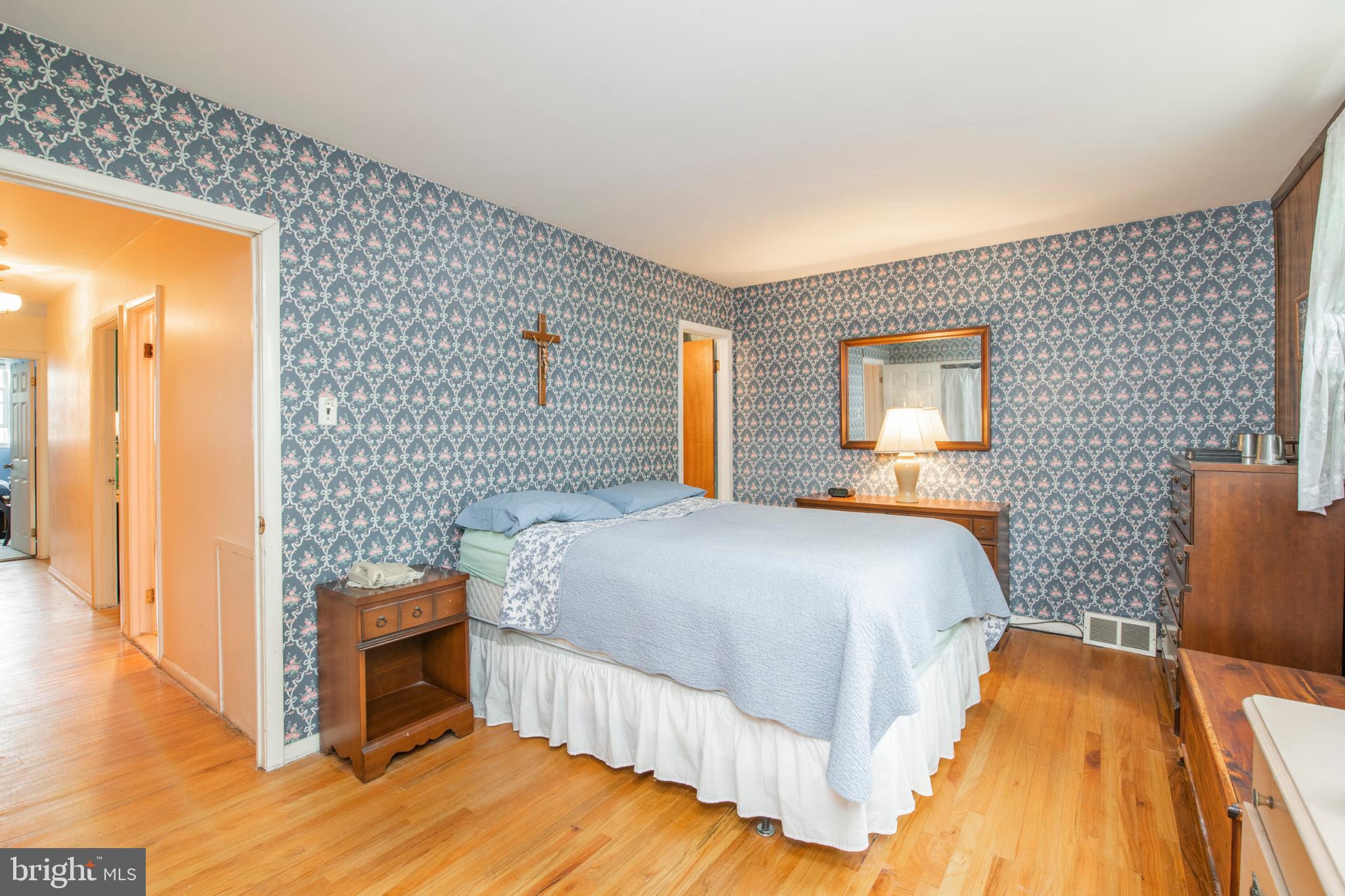 612 Renz Street Philadelphia, PA 19128 - Photo 26 of 36 Primary Bedroom