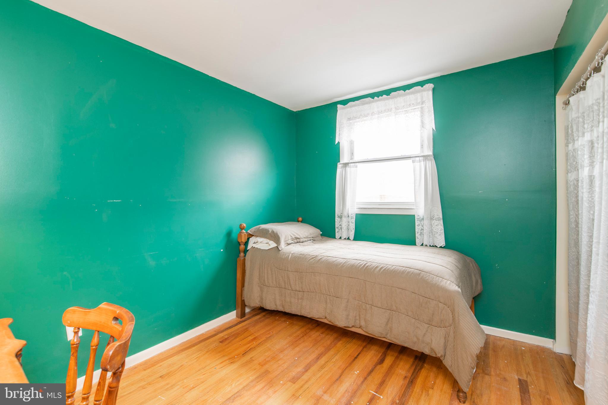 612 Renz Street Philadelphia, PA 19128 - Photo 30 of 36 2nd bedroom