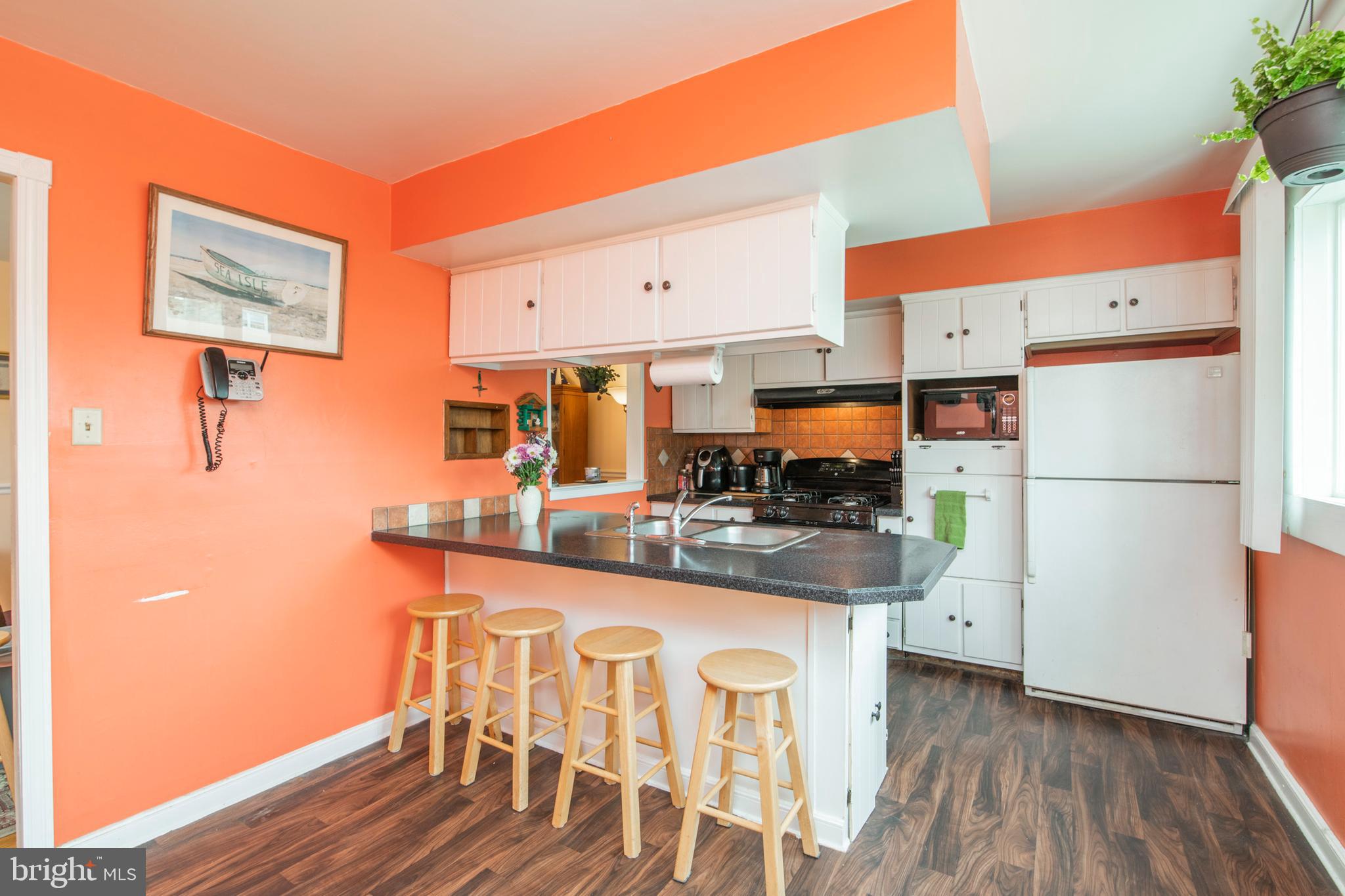 612 Renz Street Philadelphia, PA 19128 - Photo 4 of 36 Eat in kitchen