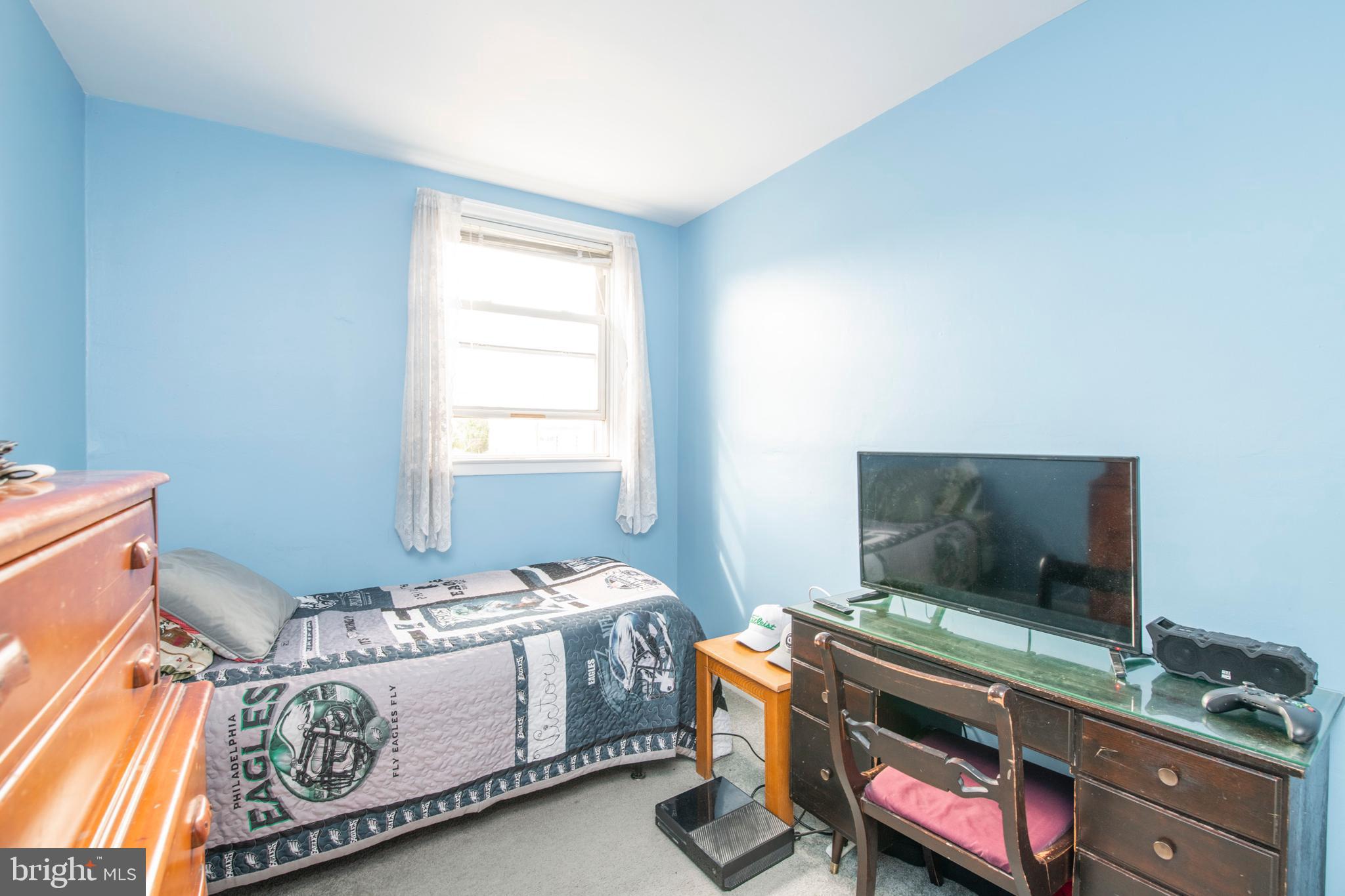 612 Renz Street Philadelphia, PA 19128 - Photo 33 of 36 3rd bedroom