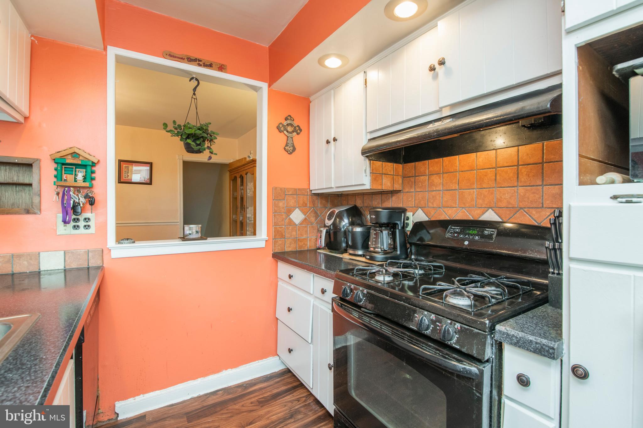 612 Renz Street Philadelphia, PA 19128 - Photo 6 of 36 Eat in kitchen