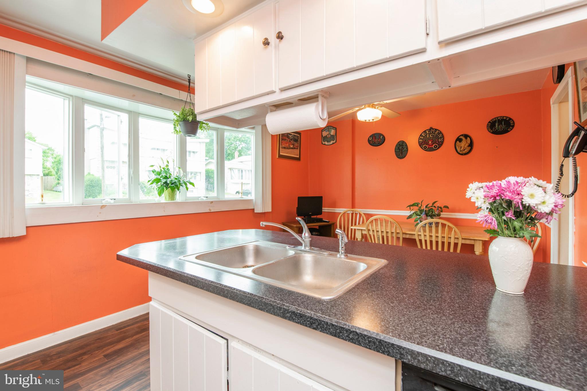 612 Renz Street Philadelphia, PA 19128 - Photo 8 of 36 Eat in kitchen