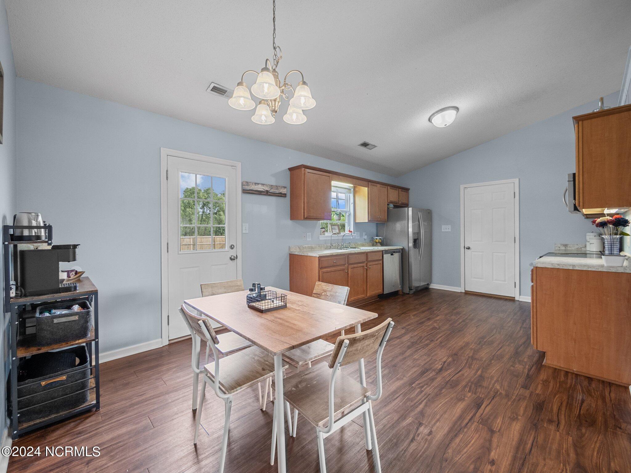 205 Hackney Ridge Lane Jacksonville, NC 28540 - Photo 12 of 89 12