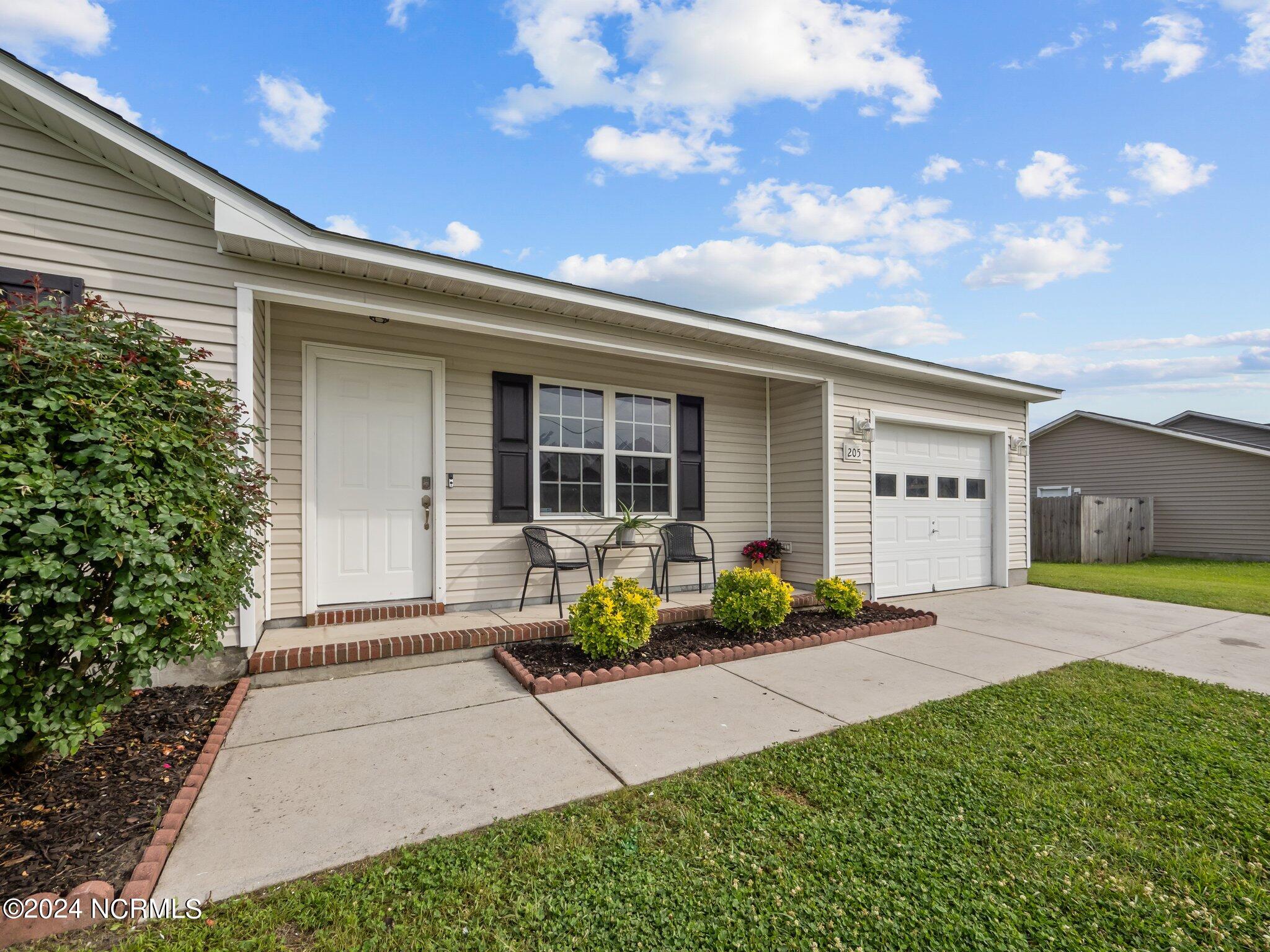 205 Hackney Ridge Lane Jacksonville, NC 28540 - Photo 2 of 89 2
