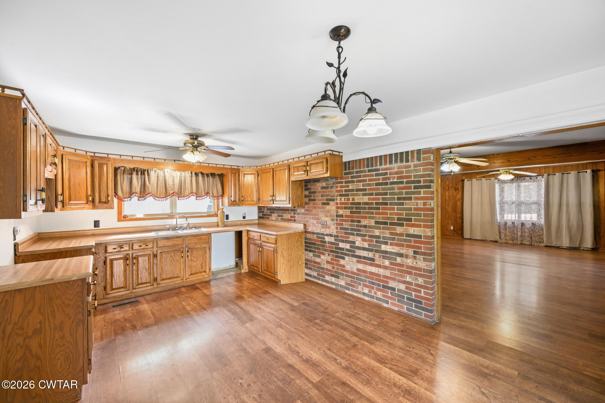 2225 Sand Ridge Road Lexington, TN 38351 - Photo 7 of 26 DSC_2247