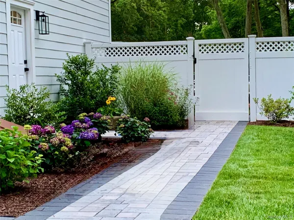 $1,299,000 | 58 Heritage Lane, Aquebogue, NY 11901