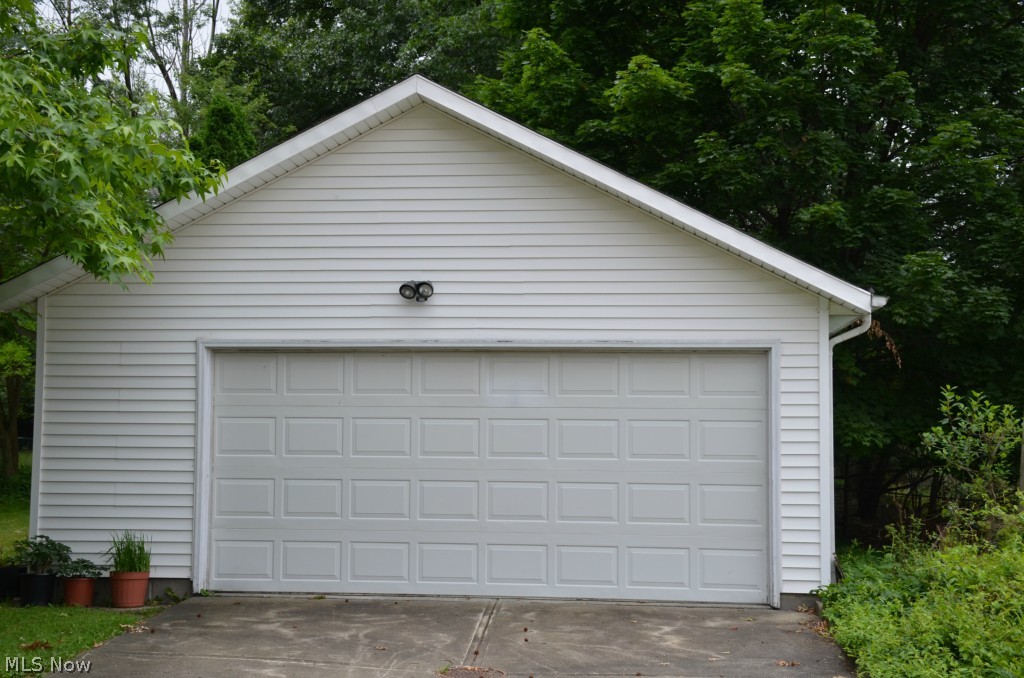 1564 Edgefield Road Lyndhurst, OH 44124 - Photo 21 of 22