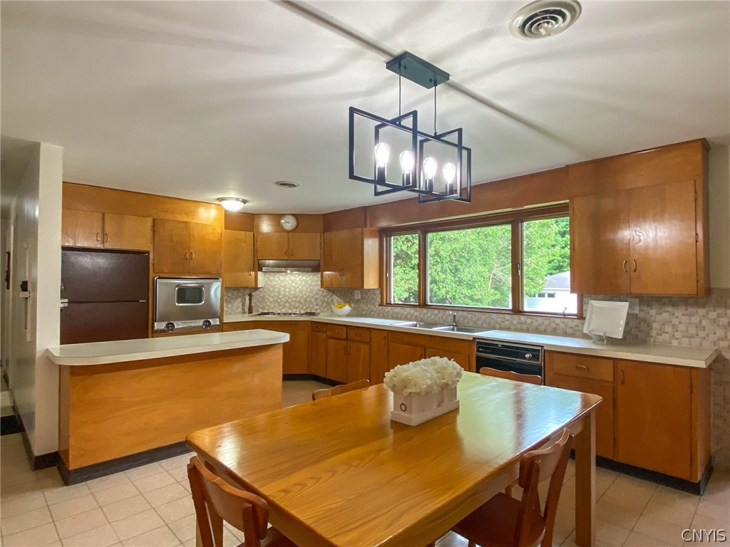 154 Paris Road New Hartford, NY 13413 - Photo 12 of 45