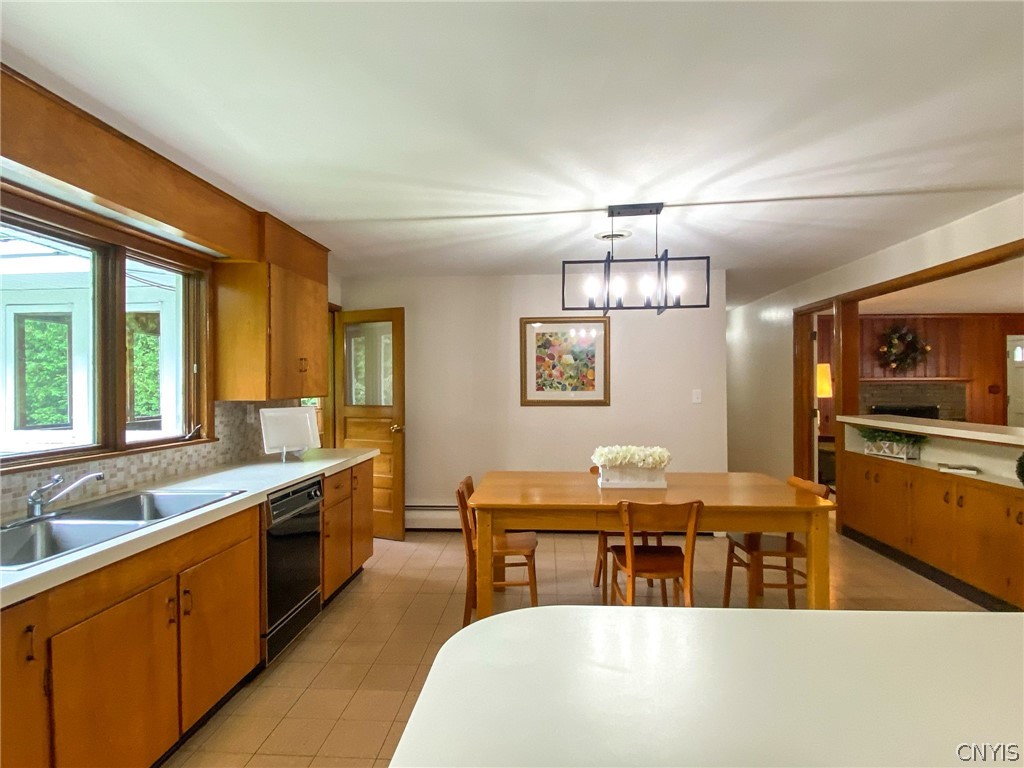 154 Paris Road New Hartford, NY 13413 - Photo 15 of 45