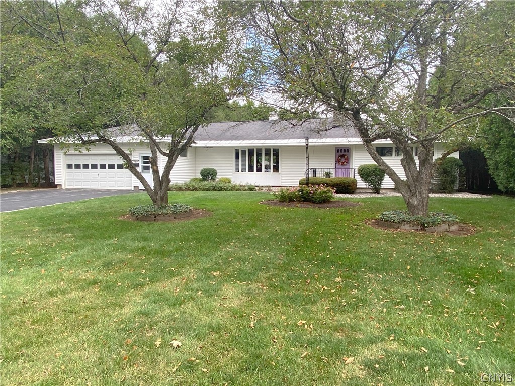 154 Paris Road New Hartford, NY 13413 - Photo 2 of 45