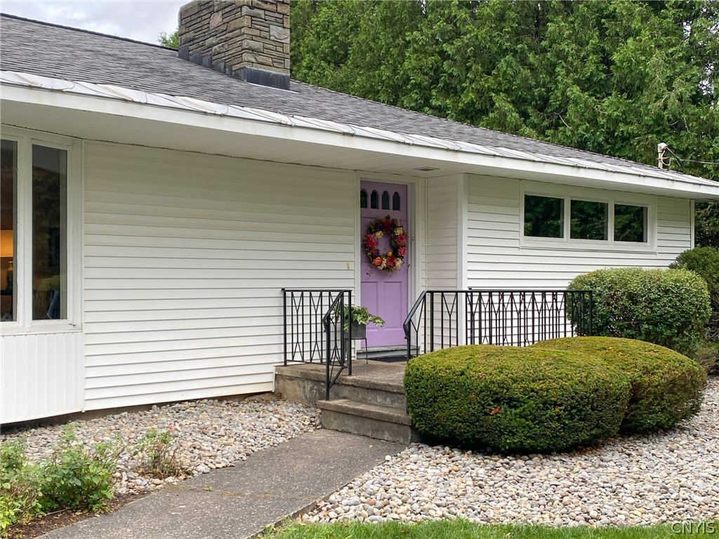 154 Paris Road New Hartford, NY 13413 - Photo 5 of 45