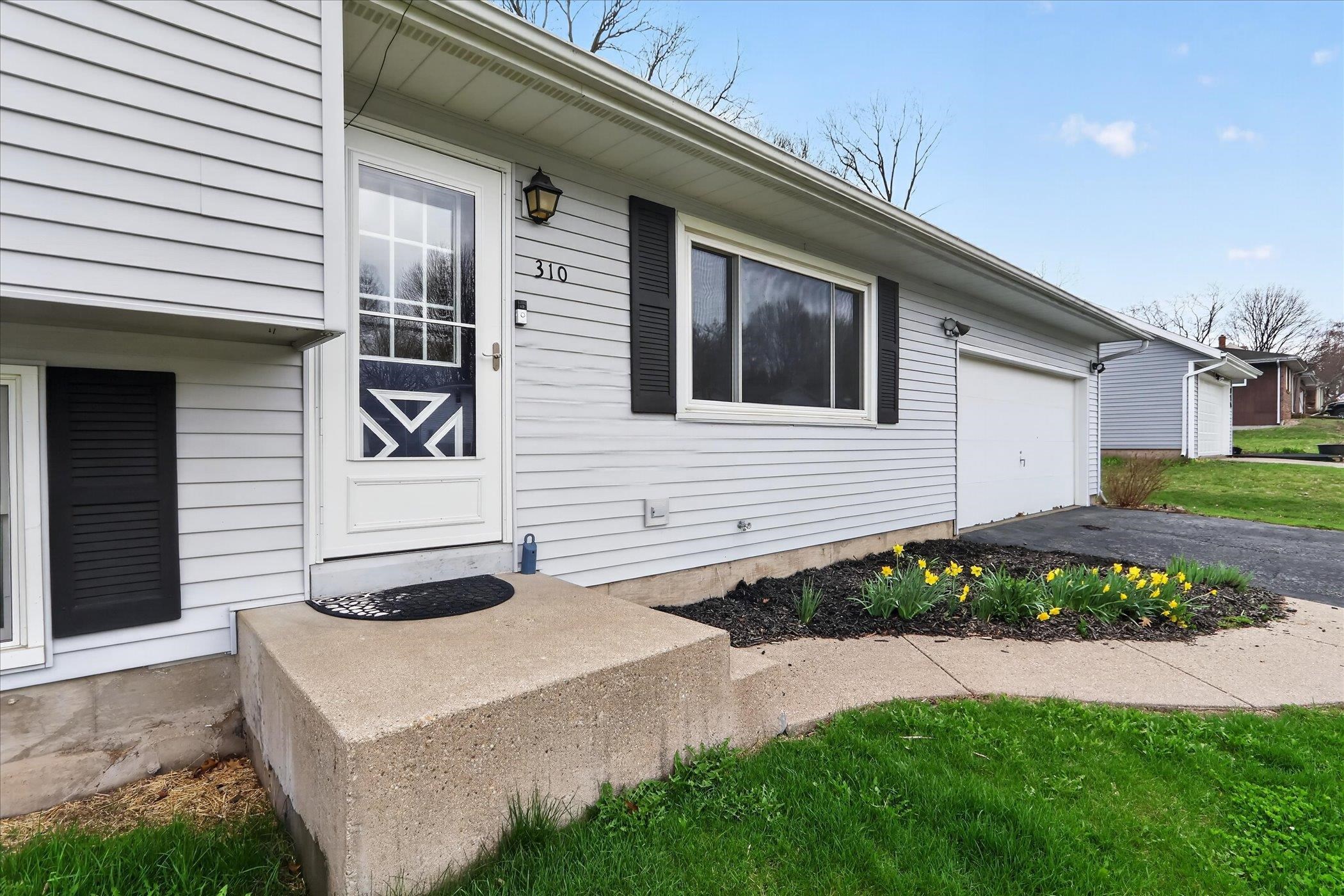 310 Ash Street Oregon, WI 53575 - Photo 3 of 49