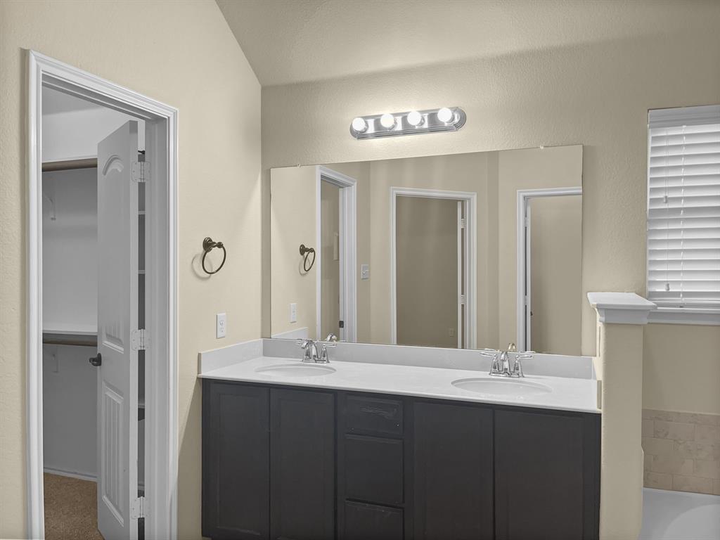 10209 Pear Valley Road McKinney, TX 75072 - Photo 13 of 25 Gallery Image 13