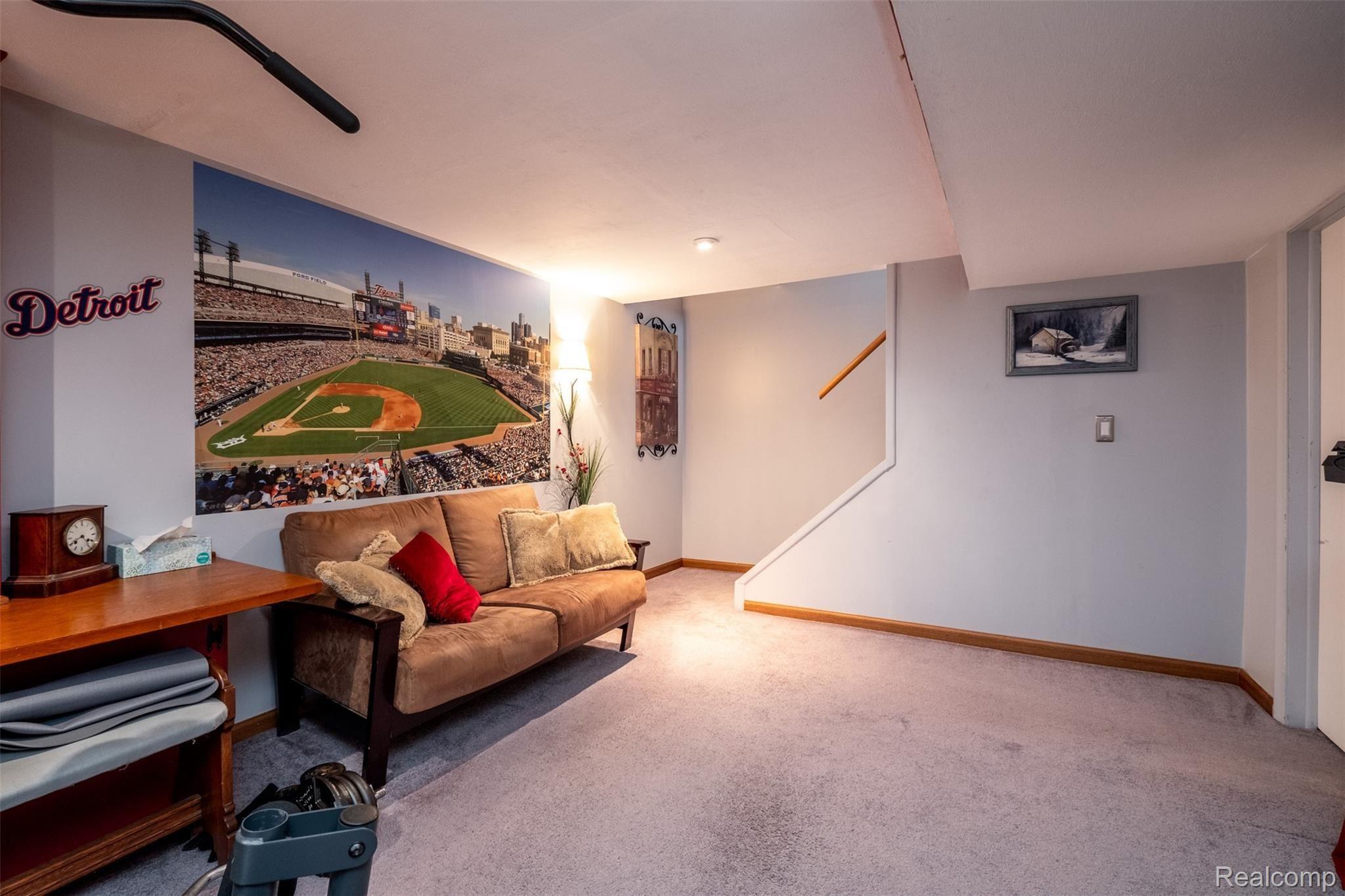 415 Red Oak Lane Rochester, MI 48307 - Photo 23 of 32 415 Red Oak Ln-23.jpg