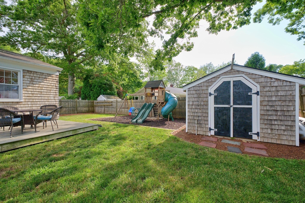 403 Valley Road New Bedford, MA 02745 - Photo 32 of 41