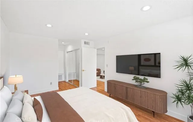 $380,000 | 18530 Hatteras Street, Unit 333, Tarzana, CA 91356