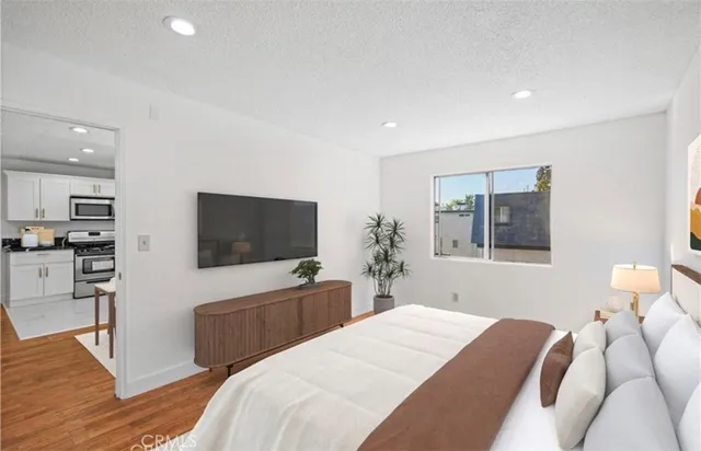 $380,000 | 18530 Hatteras Street, Unit 333, Tarzana, CA 91356