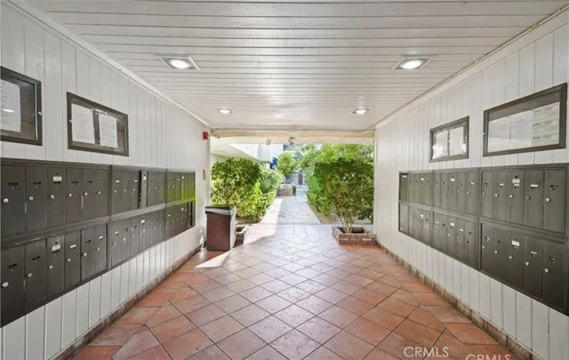 $380,000 | 18530 Hatteras Street, Unit 333, Tarzana, CA 91356