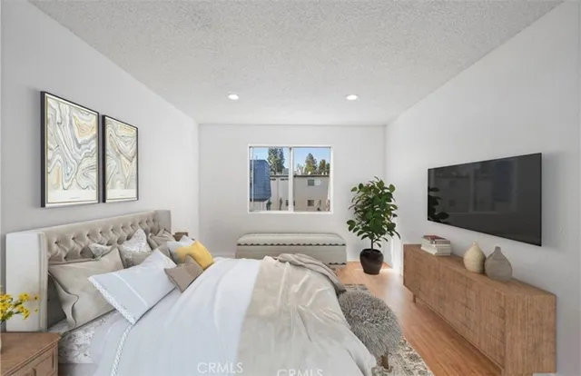 $380,000 | 18530 Hatteras Street, Unit 333, Tarzana, CA 91356