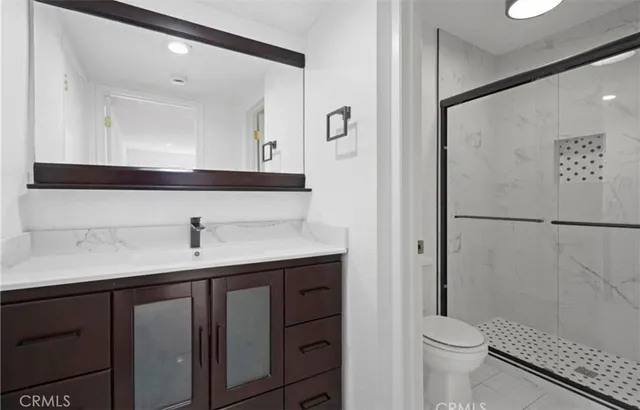 $380,000 | 18530 Hatteras Street, Unit 333, Tarzana, CA 91356