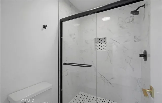 $380,000 | 18530 Hatteras Street, Unit 333, Tarzana, CA 91356