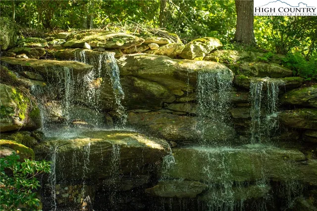 a view of a tennis court