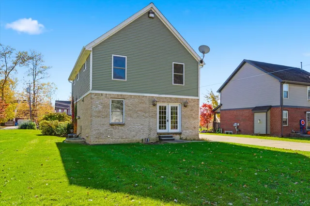 $434,900 | 758 West Woodside Avenue, Madison Heights, MI 48071