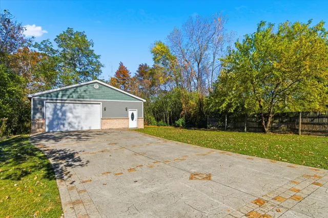 $434,900 | 758 West Woodside Avenue, Madison Heights, MI 48071