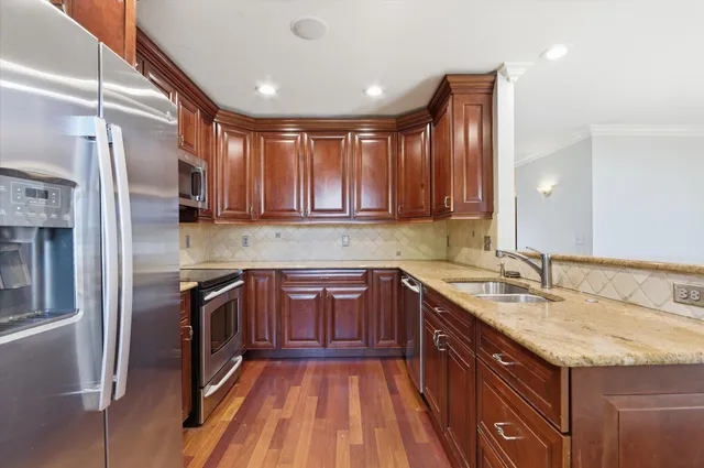 $434,900 | 758 West Woodside Avenue, Madison Heights, MI 48071