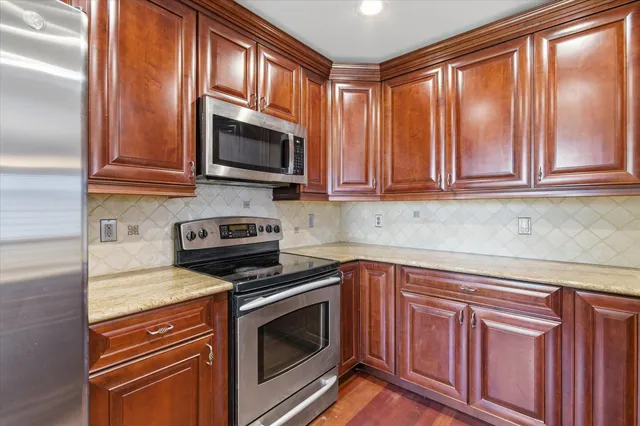 $434,900 | 758 West Woodside Avenue, Madison Heights, MI 48071