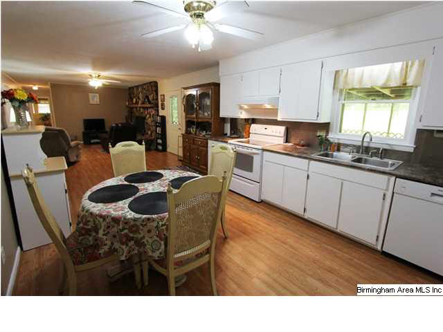 115 Carriage Road Anniston, AL 36206 - Photo 5 of 30