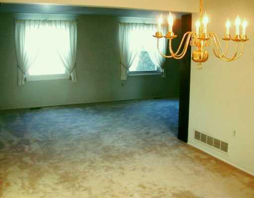 142 Tory Road Coraopolis, PA 15108 - Photo 5 of 6 Gallery Image 5