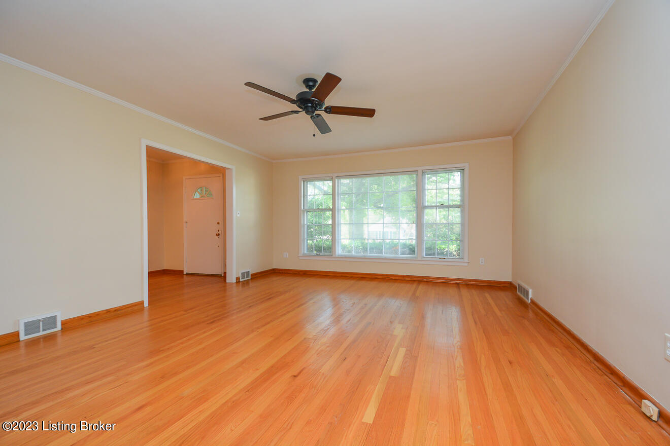 505 Brookview Road Louisville, KY 40207 - Photo 4 of 54 Living Room