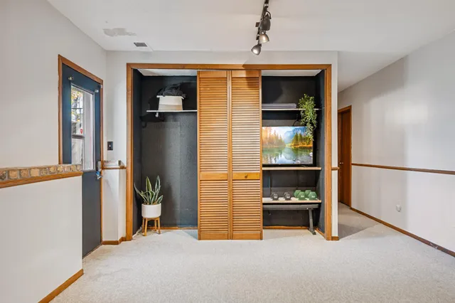 $525,000 | 9909 Oakland Avenue South, Bloomington, MN 55420