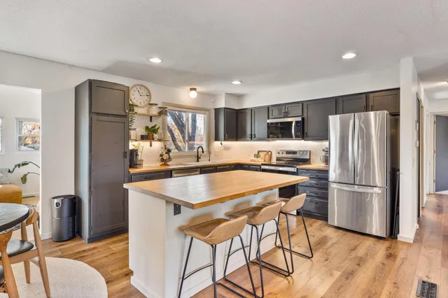 $525,000 | 9909 Oakland Avenue South, Bloomington, MN 55420