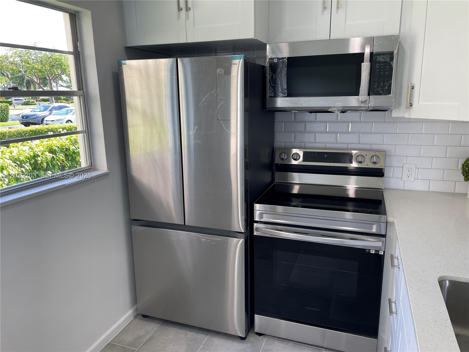 136 Brighton D, Unit 136 Boca Raton, FL 33434 - Photo 6 of 46