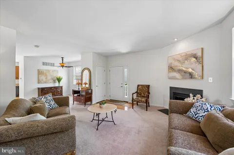$449,000 | 26 Linda Lane, Aston, PA 19014