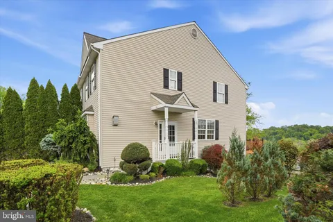 $449,000 | 26 Linda Lane, Aston, PA 19014